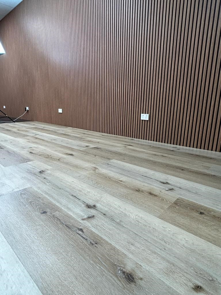 RC-652 Oak Royale